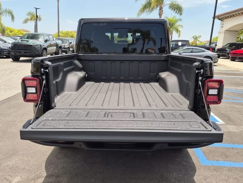 Jeep Gladiator 85th Anniversary Edition 4x4 2026 — side view