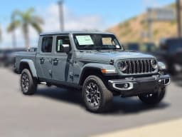 Jeep Gladiator Sahara 4x4 2026 — side view
