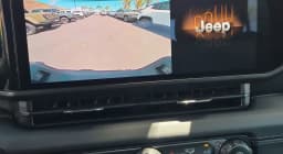 Jeep Gladiator Sahara 4x4 2026 — side view