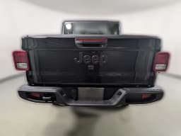 Jeep Gladiator Sport 4x4 2026 — side view