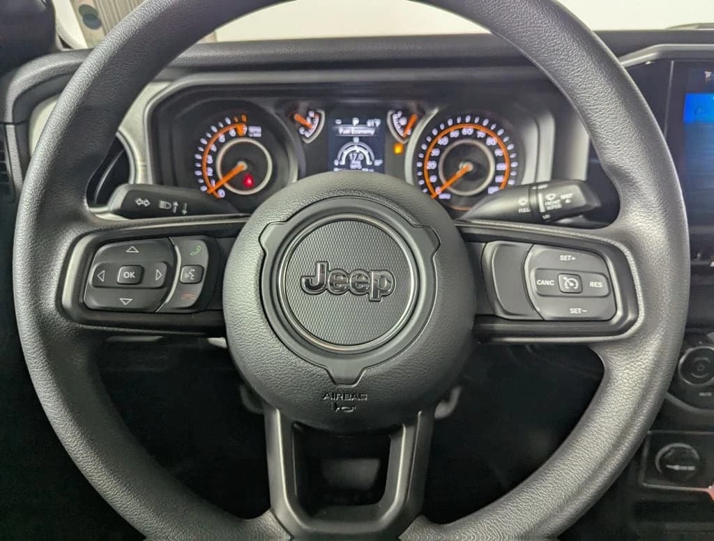 Jeep Gladiator Sport 4x4 2026 — side view