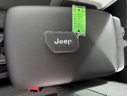 Jeep Gladiator Sport 4x4 2026 — side view