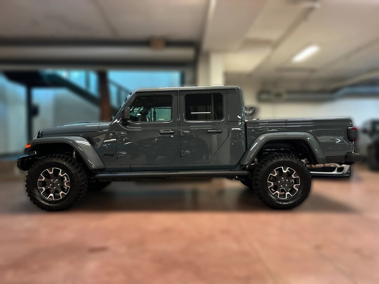 Jeep Gladiator Sahara 4x4 2026 — side view