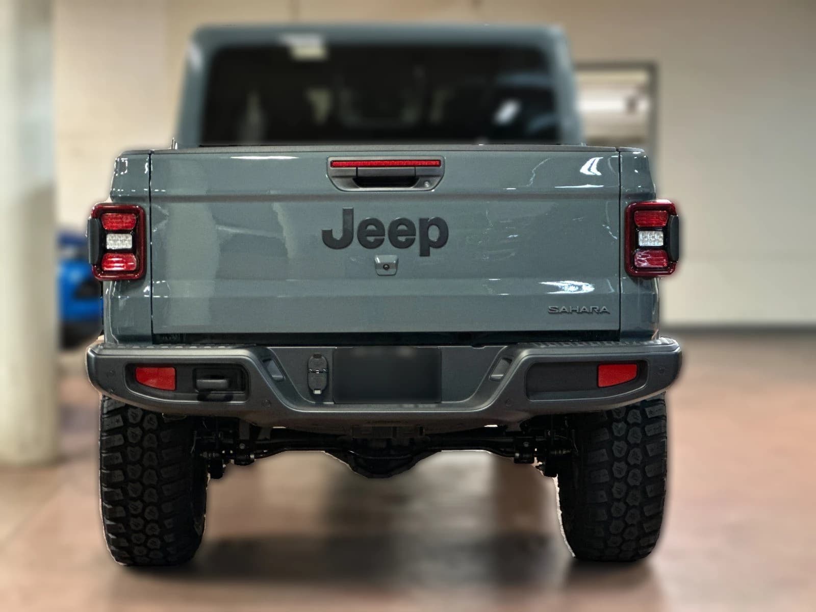 Jeep Gladiator Sahara 4x4 2026 — side view
