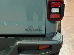 Jeep Gladiator Sahara 4x4 2026 — side view