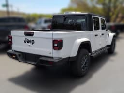 Jeep Gladiator 85th Anniversary Edition 4x4 2026 — side view