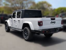 Jeep Gladiator 85th Anniversary Edition 4x4 2026 — side view