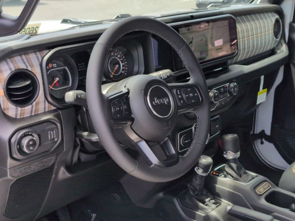 Jeep Gladiator 85th Anniversary Edition 4x4 2026 — side view