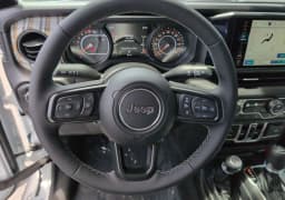Jeep Gladiator 85th Anniversary Edition 4x4 2026 — side view