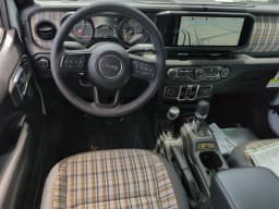 Jeep Gladiator 85th Anniversary Edition 4x4 2026 — side view