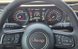 Jeep Gladiator Sahara 4x4 2026 — side view