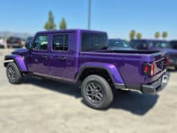 Jeep Gladiator Sport S 4x4 2026 — side view