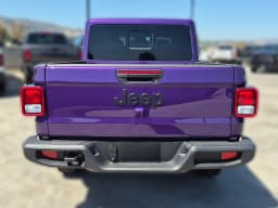 Jeep Gladiator Sport S 4x4 2026 — side view