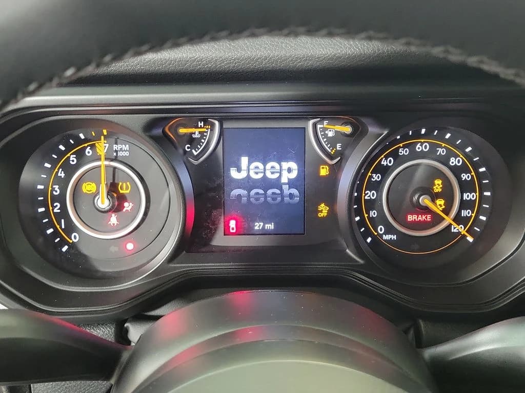 Jeep Gladiator Sport S 4x4 2026 — side view