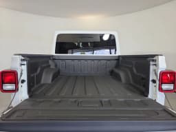 Jeep Gladiator Sport S 4x4 2026 — side view