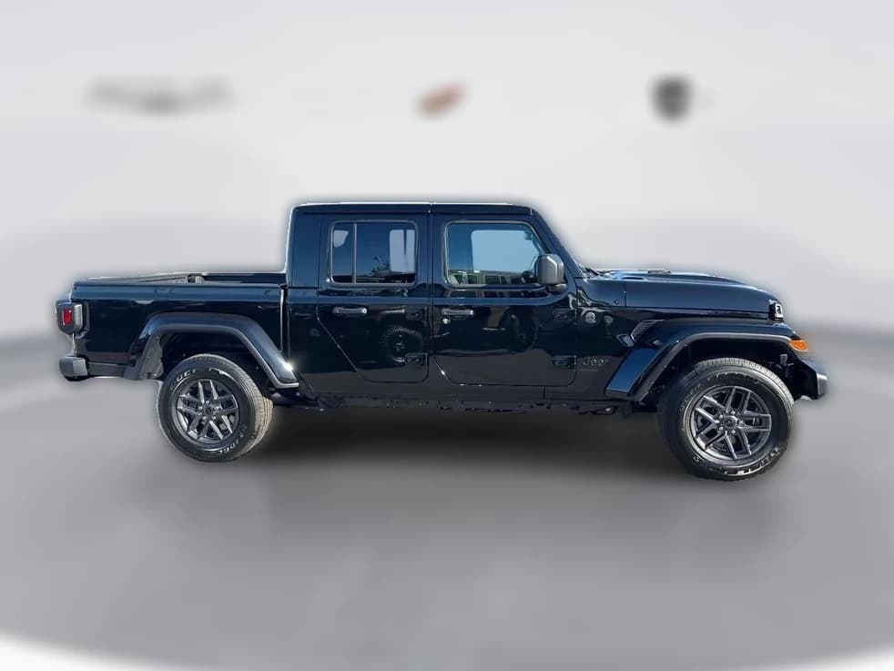 Jeep Gladiator Sport S 4x4 2026 — side view