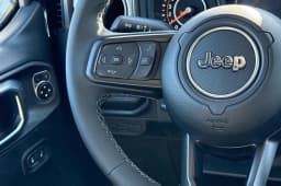 Jeep Gladiator Sport S 4x4 2026 — side view