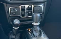 Jeep Gladiator Sport S 4x4 2026 — side view