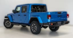 Jeep Gladiator Sahara 4x4 2026 — side view