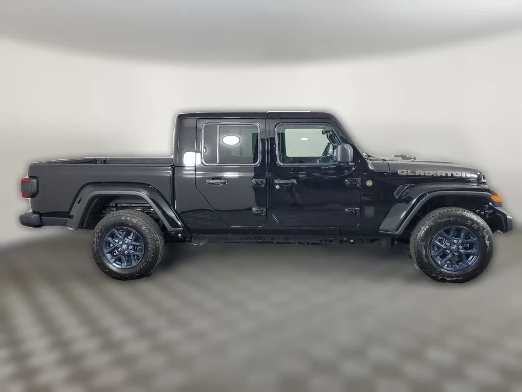 Jeep Gladiator 85th Anniversary Edition 4x4 2026 — side view