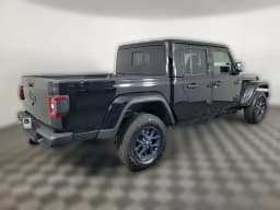 Jeep Gladiator 85th Anniversary Edition 4x4 2026 — side view
