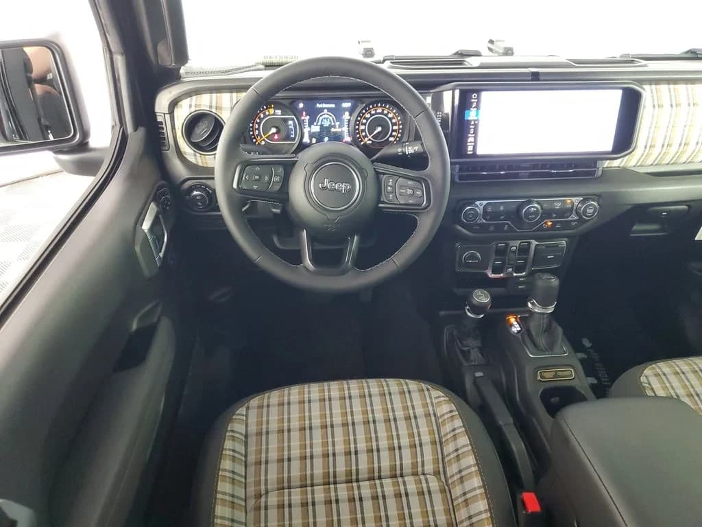 Jeep Gladiator 85th Anniversary Edition 4x4 2026 — side view