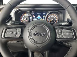 Jeep Gladiator 85th Anniversary Edition 4x4 2026 — side view