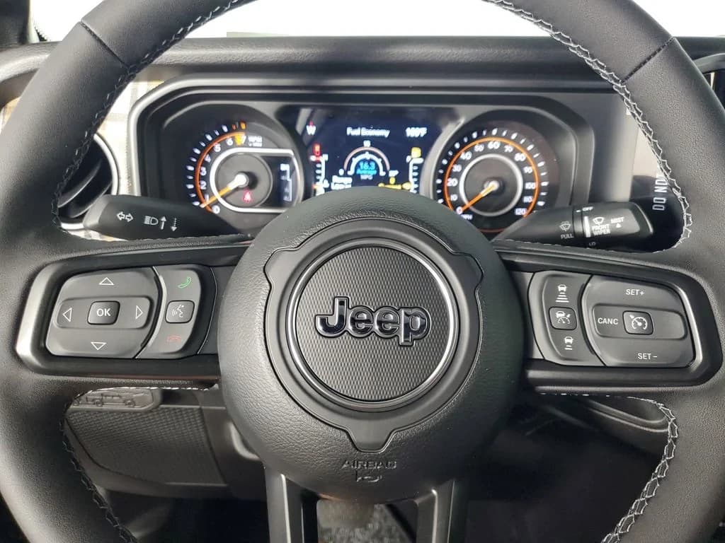 Jeep Gladiator 85th Anniversary Edition 4x4 2026 — side view