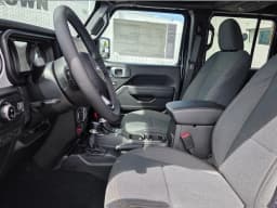 Jeep Gladiator Willys 4x4 2026 — side view