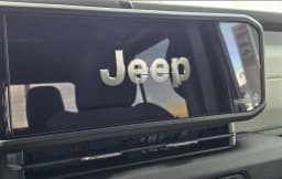Jeep Gladiator Willys 4x4 2026 — side view