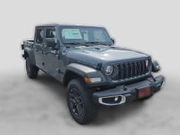 Jeep Gladiator Sport 4x4 2026 — side view