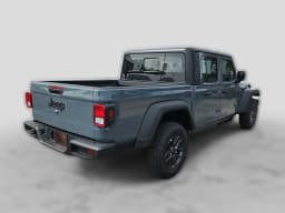 Jeep Gladiator Sport 4x4 2026 — side view