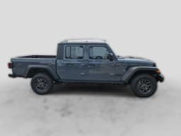 Jeep Gladiator Sport 4x4 2026 — side view