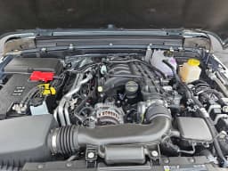 Jeep Gladiator Sport 4x4 2026 — side view