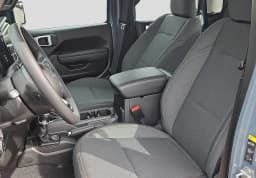 Jeep Gladiator Sport 4x4 2026 — side view
