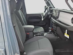 Jeep Gladiator Sport 4x4 2026 — side view
