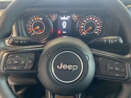 Jeep Gladiator Sport 4x4 2026 — side view
