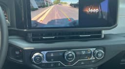 Jeep Gladiator Sport 4x4 2026 — side view
