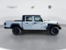 Jeep Gladiator Sport 4x4 2026 — side view