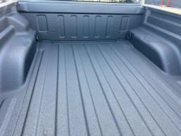 Jeep Gladiator Sport 4x4 2026 — side view