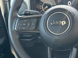 Jeep Gladiator Sport 4x4 2026 — side view