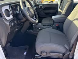 Jeep Gladiator Sport 4x4 2026 — side view