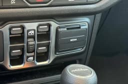 Jeep Gladiator Sport 4x4 2026 — side view