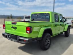 Jeep Gladiator Sport S 4x4 2026 — side view