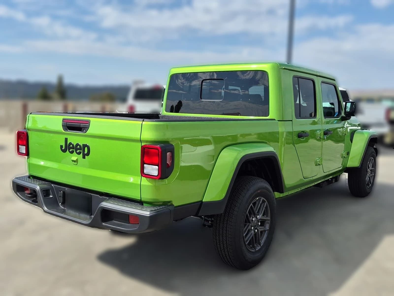 Jeep Gladiator Sport S 4x4 2026 — side view