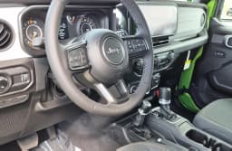 Jeep Gladiator Sport S 4x4 2026 — side view