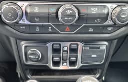Jeep Gladiator Sport S 4x4 2026 — side view