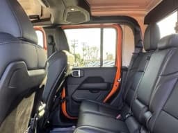 Jeep Gladiator Sport S 4x4 2025 — side view