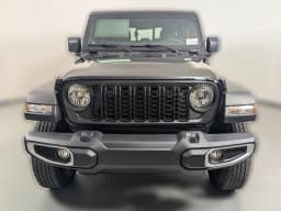 Jeep Gladiator Sport 4x4 2026 — side view
