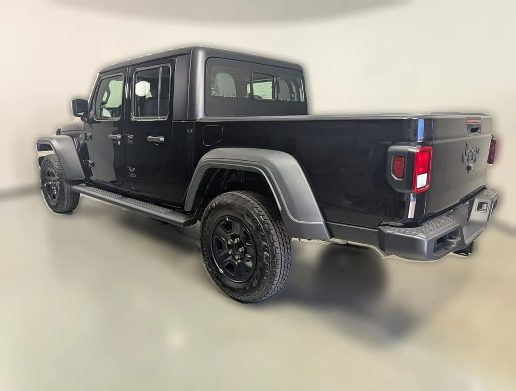 Jeep Gladiator Sport 4x4 2026 — side view